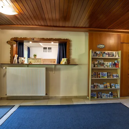 Hotel-gasthof Sonnenbichl بيت ضيافة 3*