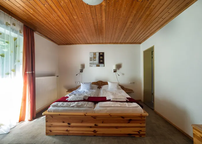 Hotel-gasthof Sonnenbichl بيت ضيافة 3*