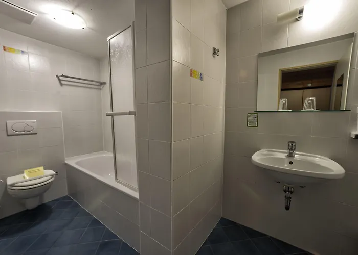 Hotel-gasthof Sonnenbichl بيت ضيافة 3*