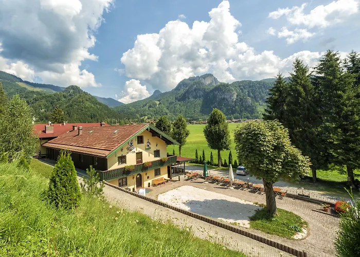 Hotel-gasthof Sonnenbichl بيت ضيافة 3*
