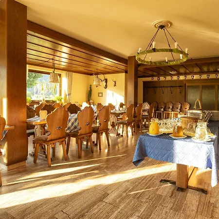 Hotel-gasthof Sonnenbichl Guest house Oberwoessen